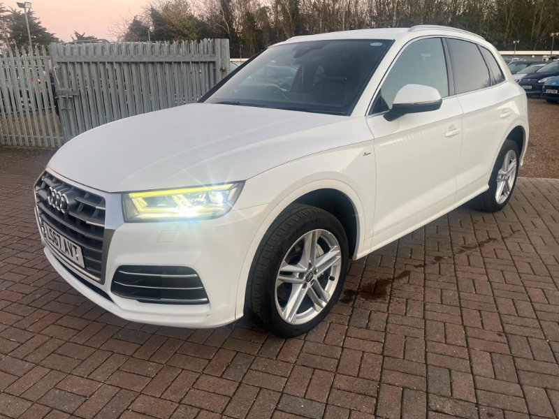 AUDI Q5 14,995...